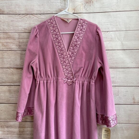 VINTAGE NEW WITH‎ TAGS VANITY FAIR SHEVELVA ROBE - Picture 2 of 8